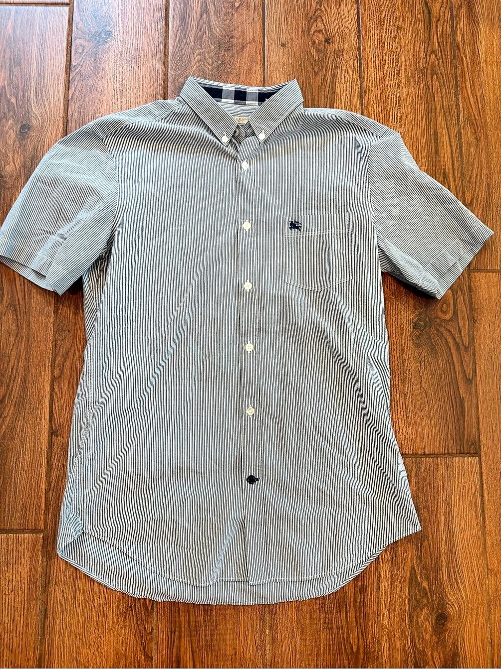 Burberry Brit Seersucker Sleeve Shirt Blue & White / men’s Medium